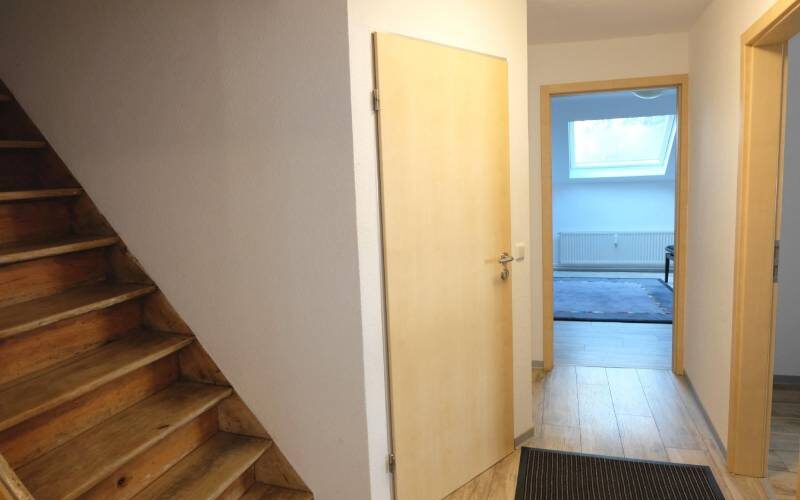 Flur / Diele mit Zugang Speicher