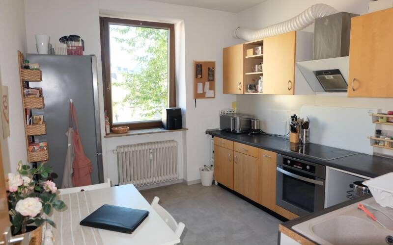 Einbauküche (ohne Kühlschrank) kann übern. werden