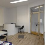 Raum 1 mit Schaufenster