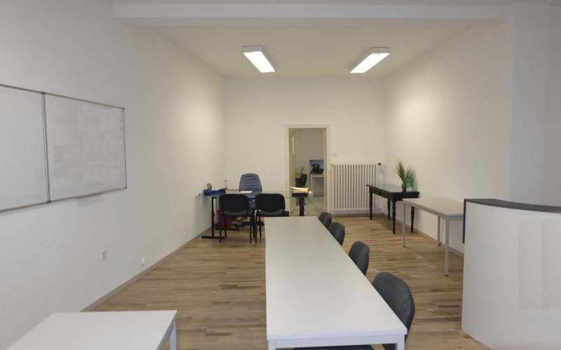 Raum 1 mit Schaufenster