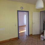 Küche mit Zugang Wohn- Esszimmer und Diele