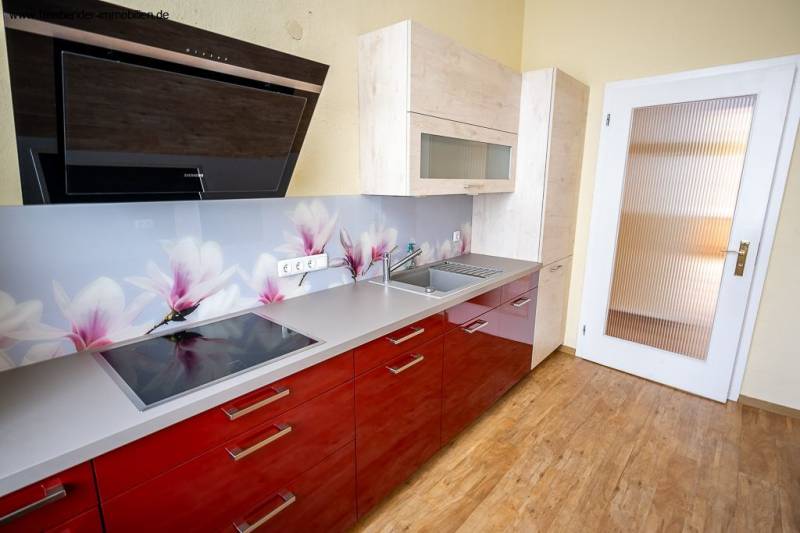 Trier-Stadt, 4 ZKB Altbauwohnung mit Einbauküche u. kleinem Balkon. - Foto 1