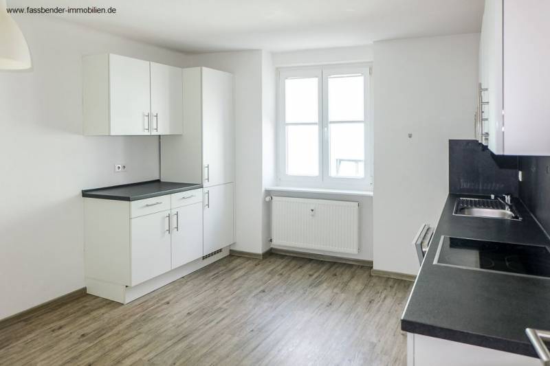 Trier-Innenstadt, 5 ZKB mit Einbauküche und Terrasse ab sofort zu vermieten. - Photo 5