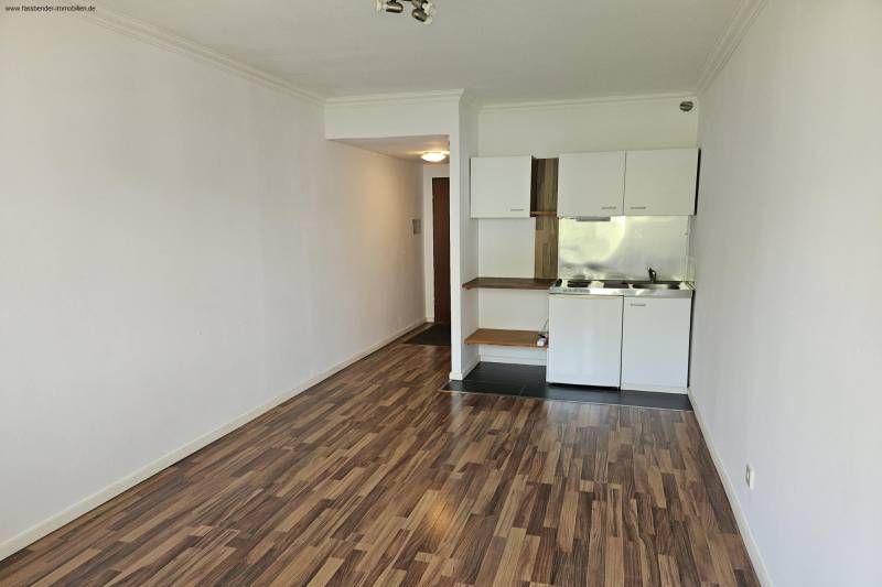 Trier-Ost, Appartement mit Singleküche u. Loggia ab sofort zu vermieten. - Photo 3