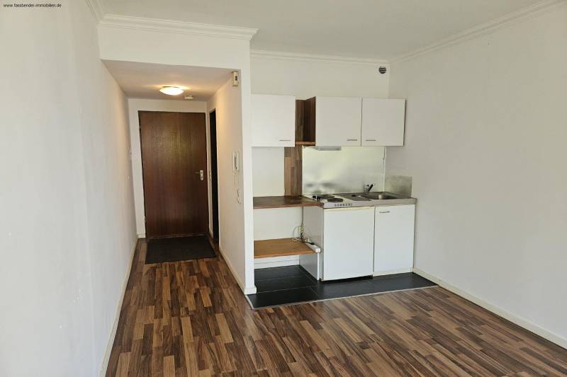 Trier-Ost, Appartement mit Singleküche u. Loggia ab sofort zu vermieten. - Photo 2