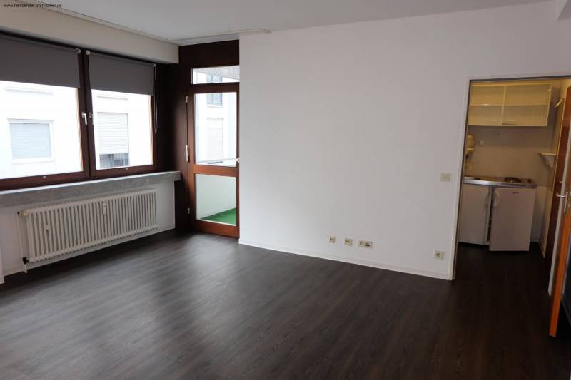 Trier-Innenstadt, 2 Zimmer Wohnung mit Singleküche und Loggia. - Foto 3