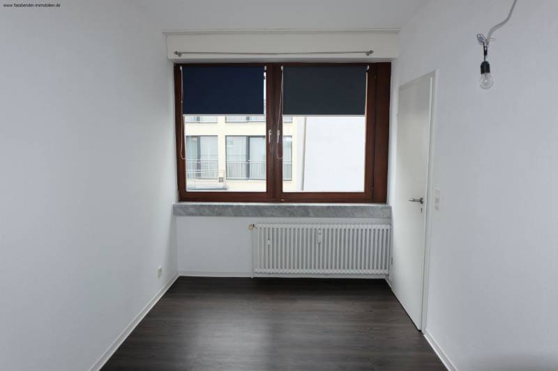 Trier-Innenstadt, 2 Zimmer Wohnung mit Singleküche und Loggia. - Foto 4